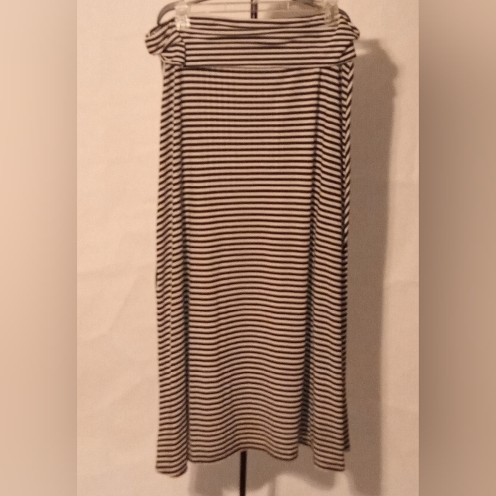 New Directions Skirl  Size XL